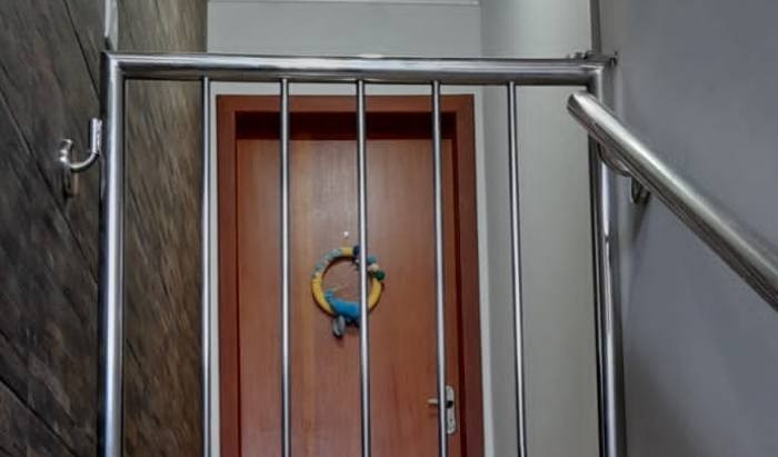 Portão de Segurança em Escadas Feito em Aço Inox 304 com Fechadura: Proteção Inteligente e Durável
