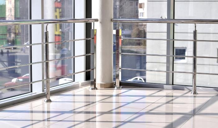 Guia Completo sobre Corrimão de Inox: Vantagens, Preço e Dicas de Escolha