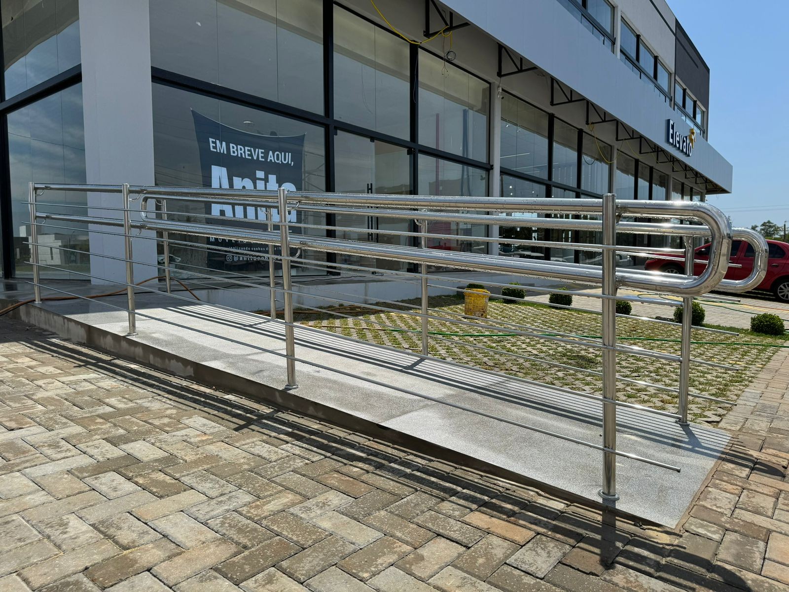 Corrimão e Guarda-Corpo para Condomínios: Adequação às Novas Regras de PPCI em 2026